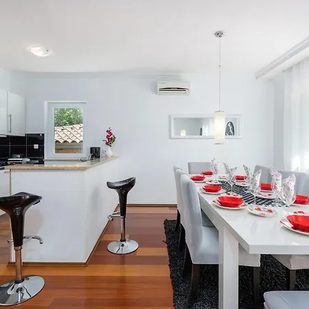 Ester By Interhome *